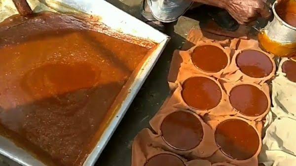 খাটি গুর